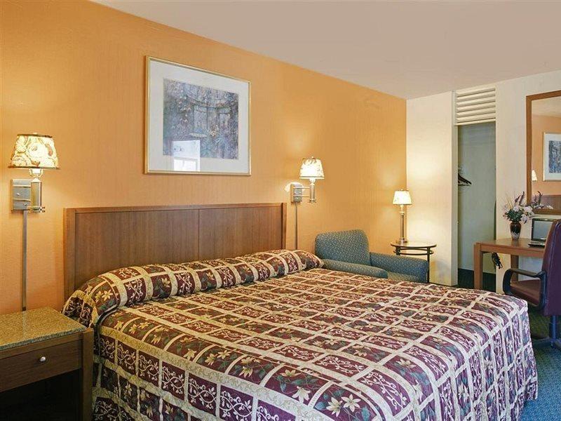 Americas Best Value Inn - Livermore Bagian luar foto