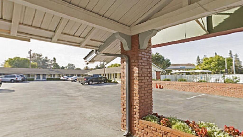 Americas Best Value Inn - Livermore Bagian luar foto